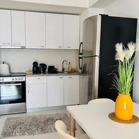 Apartment Cozy Near Center *